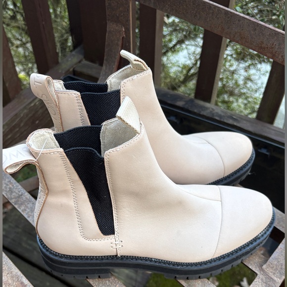 TOMS Women's Dakota Water Resistant Leather Chelsea Boots size 7.5 new - Picture 6 of 11